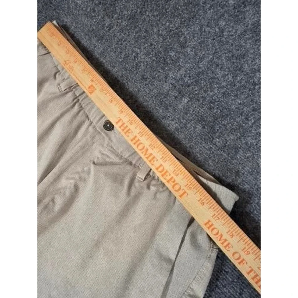 Under‎ Armour HeatGear Mens Tan Golf Shorts Size 38 Performance Khaki Athletic